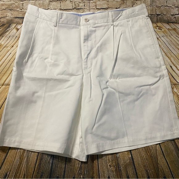 Lands End White Cotton Pleated Chino Khaki Shorts - Picture 1 of 3